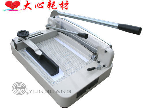 云广868型精密A4手动厚层切纸机,