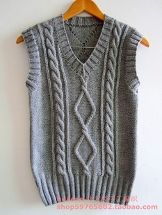 华尔姿 <em>手工编织毛衣</em> <em>V领</em>套头 简约大气 菱形格