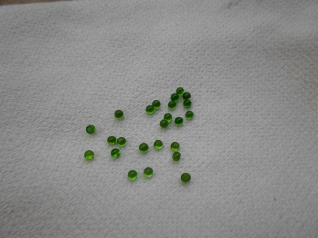 Diopside surface 2.5mm 1 5 yuan Set Ear Studs Pendant Jingjing gemstone Direct sellingin the Jewelry/Diamond/Jade/Gold , Colored stones/Precious stones , Jewellery stones category - from Buy2taobao.com to provide professional Taobao agent buy service