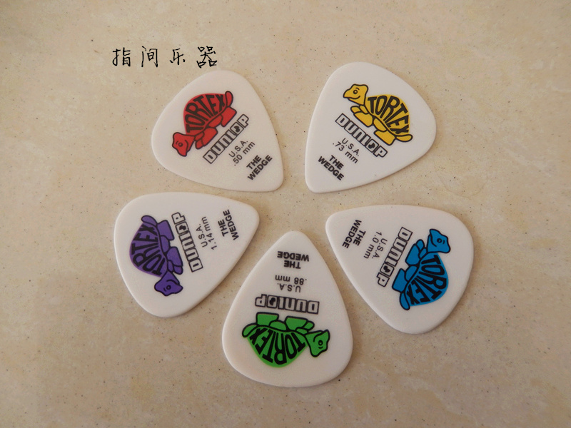 Genuine U.S. production Dunlop Dunlop Tortex Wedge Little Turtle guitar Electric Guitar Paddles Musical Instrumentsin the Musical Instruments/Guitar/Piano/Fitting , Musical Instrument Accessories , Guitar Accessories , Paddles/Paddles sets category - from Buy2taobao.com to provide professional Taobao agent buy service