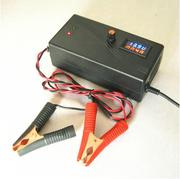 数显12V蓄电池充电器 摩托车汽车电瓶智能充电器 电流可调1-10A
