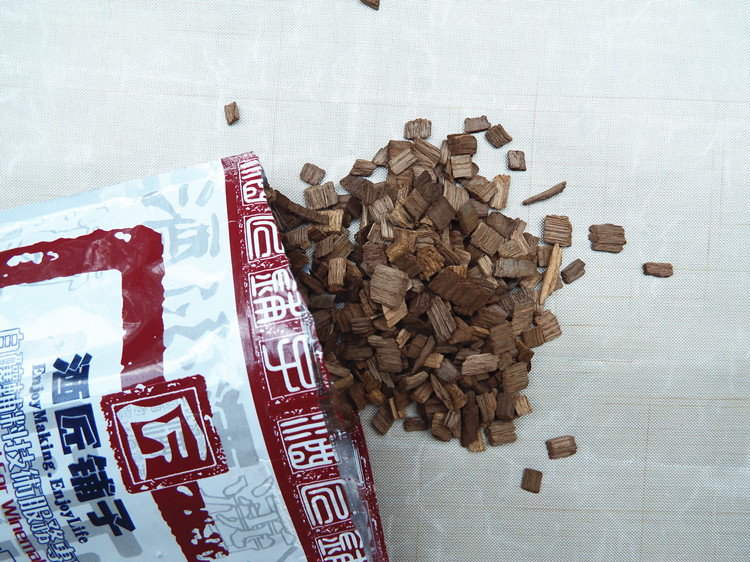 橡木片 中度烘烤8MT 增加葡萄酒香气口感酿酒 橡木 100克 简装在类目 餐饮具, 酒壶/酒杯/酒具, 橡木酒具中 - 来自Buy2taobao.com提供专业的淘宝代购服务