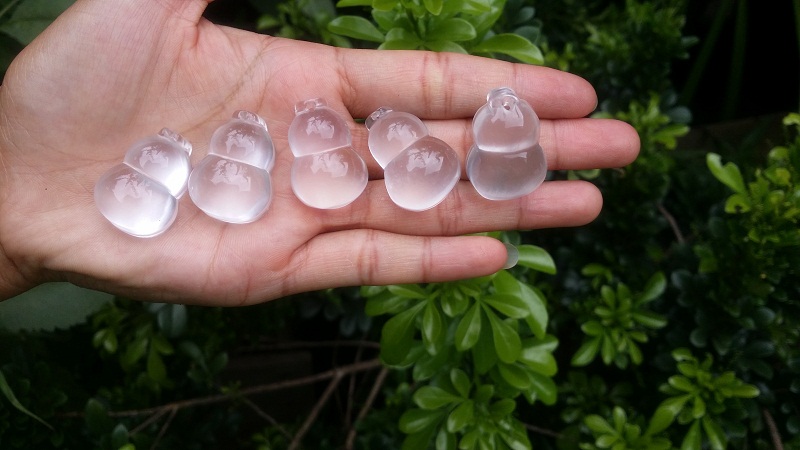 缅甸天然荧光水沫玉a货精品有福有禄葫芦男女款挂件吊坠牌子在类目 珠宝/钻石/翡翠/黄金, 其他天然玉石, 颈饰中 - 来自Buy2taobao.com提供专业的淘宝代购服务