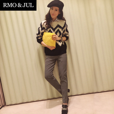 【明星同款】2014秋冬女装新款 黑白套头长袖毛衣+格子小脚裤套装