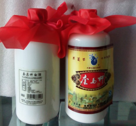 特价赤峰套马杆白瓷瓶62度500ml清香型纯粮酒8瓶装包邮