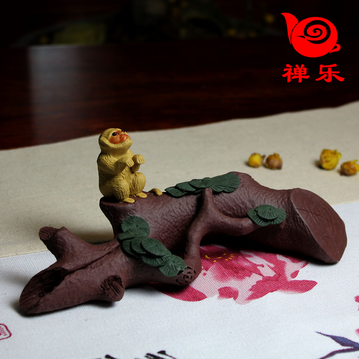 【禅乐】宜兴紫砂壶 紫砂茶宠 摆件茶玩雕塑《树猴》可做壶笔架在类目 餐饮具, 茶具, 茶宠摆件中 - 来自Buy2taobao.com提供专业的淘宝代购服务