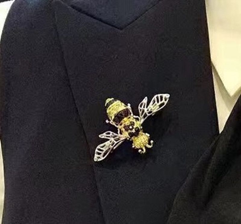 新款别针韩版简约镶钻金色小蜜蜂胸针胸花饰品|ruв категории Украшения,ювелирные изделия, брошь - от Buy2taobao.com для оказания профессиональной услуги покупки агента Taobao