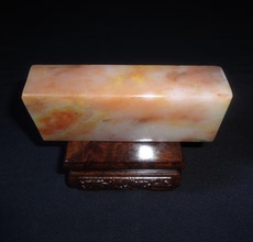 Ювелирный камень Гуйлинь курица крови Нефрит