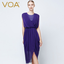 VOA 紫色弹力缎内裙圆领挂肩袖松紧腰褶裥真丝信封连衣裙图片