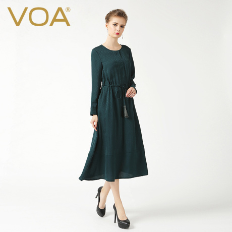 VOA墨绿圆领宽边门襟长袖流苏抽绳腰竖插袋提花真丝连衣裙A6286商品大图