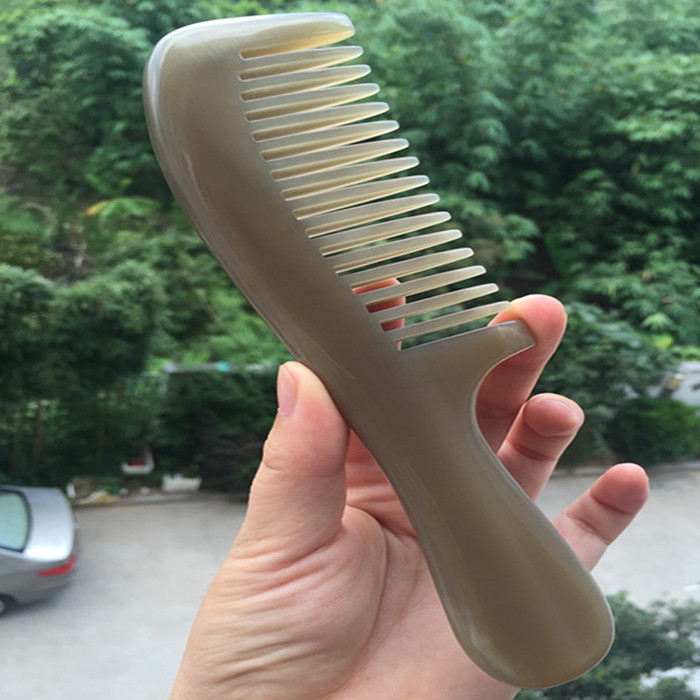 天然正品老牛角 白水牛角梳子 特厚加长按摩梳子 宽齿卷发梳在类目 家庭/个人清洁工具, 个人洗护清洁用具, 梳子/便携用镜, 梳子/化妆梳/按摩梳中 - 来自Buy2taobao.com提供专业的淘宝代购服务