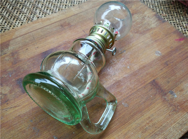 煤油灯 老油灯老式火水灯煤油灯老油灯老式玻璃 吴川特产在类目 节庆用品/礼品, 灯, 创意/设计灯中 - 来自Buy2taobao.com提供专业的淘宝代购服务