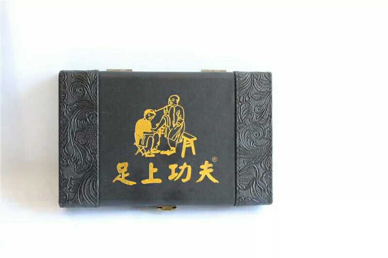 修腳刀 8件套木皮盒龍紋修腳刀 龍紋刀在類目 家庭/個人清潔工具, 衛浴用具/衛浴配件, 浴室用品配件中 - 來自Buy2taobao.com提供專業的淘寶代購服務