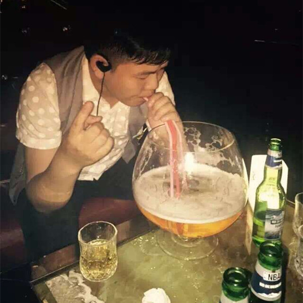 啤酒杯超大白兰地杯玻璃扎啤杯超大号酒杯变态酒吧杯红酒杯高脚杯在类目 餐饮具, 酒壶/酒杯/酒具, 酒杯中 - 来自Buy2taobao.com提供专业的淘宝代购服务