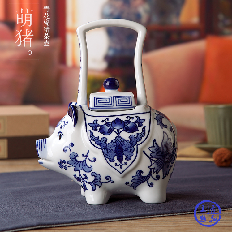 出口!青花瓷生肖招财猪茶壶 开水壶 中式古典家居艺术装饰品摆设在类目 餐饮具, 茶具, 茶壶中 - 来自Buy2taobao.com提供专业的淘宝代购服务