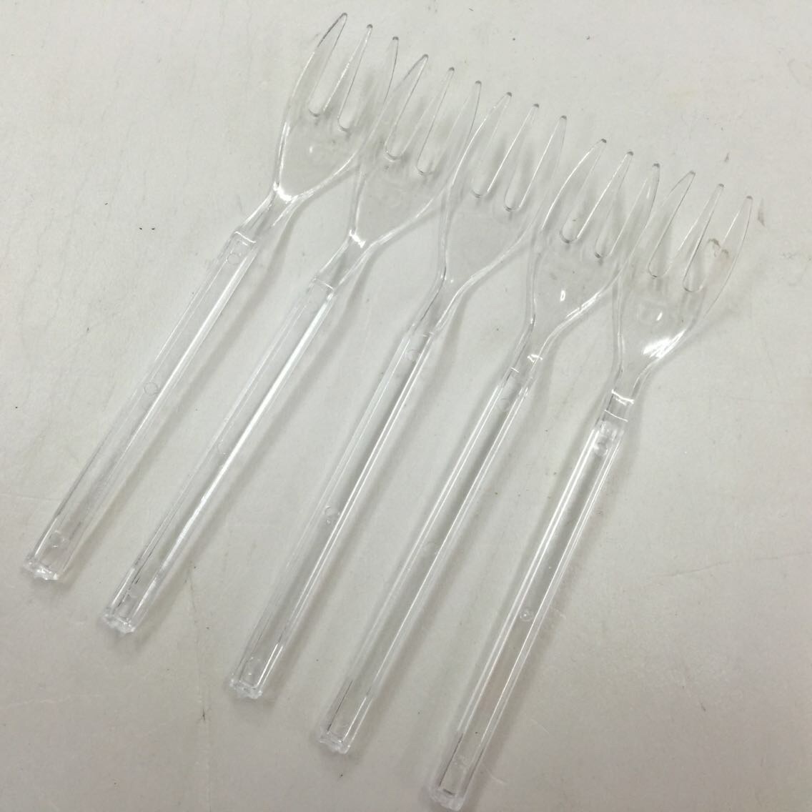 一次性塑料三叉 加厚透明 蛋糕水果叉子 质量超好 三齿 5个独立装在类目 餐饮具, 餐具, 水果叉/水果签中 - 来自Buy2taobao.com提供专业的淘宝代购服务