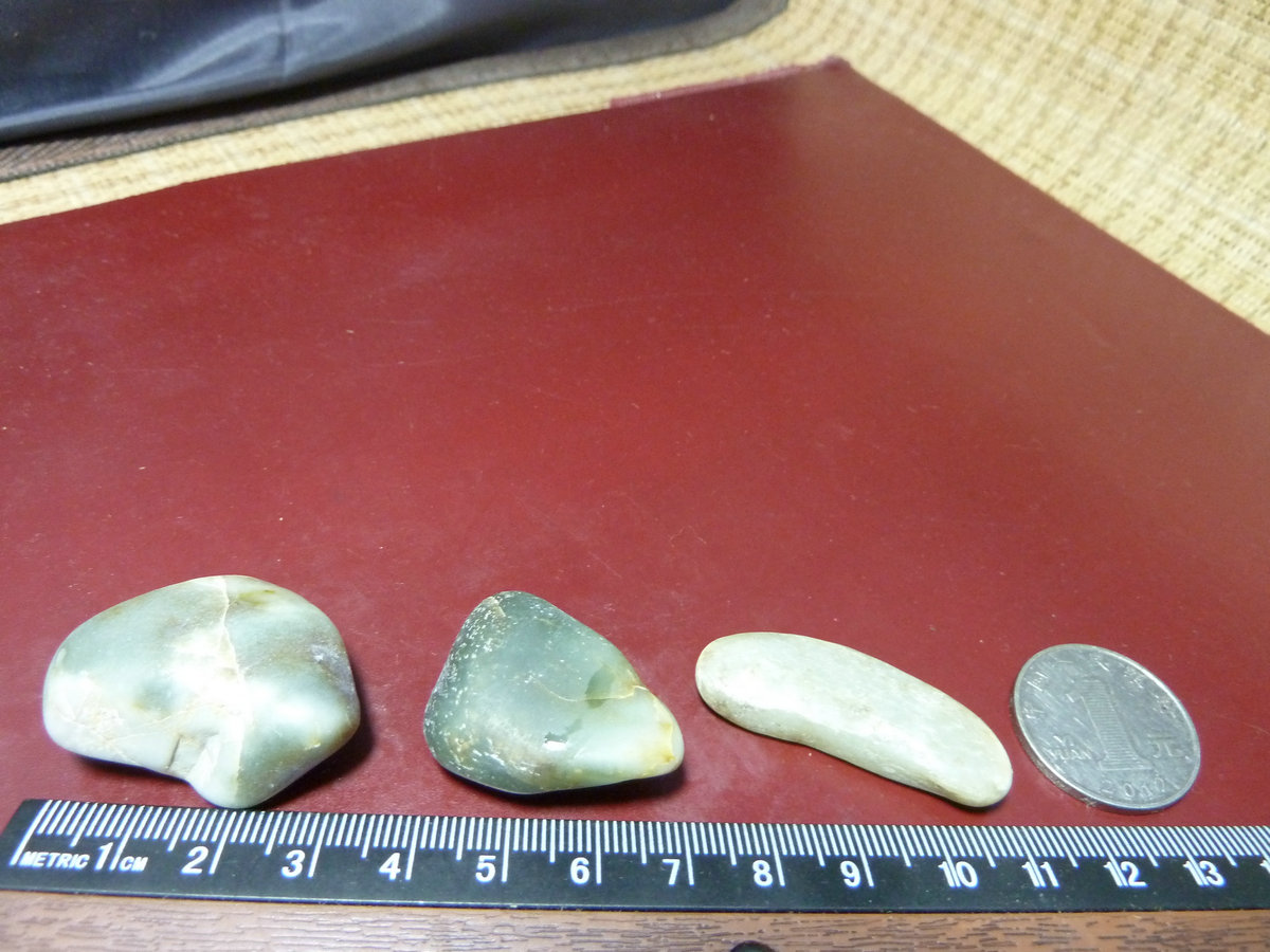 新疆和田玉龙喀什河青玉籽料 3颗 沙枣青1个在类目 珠宝/钻石/翡翠/黄金, 和田玉, 珠宝奇石中 - 来自Buy2taobao.com提供专业的淘宝代购服务