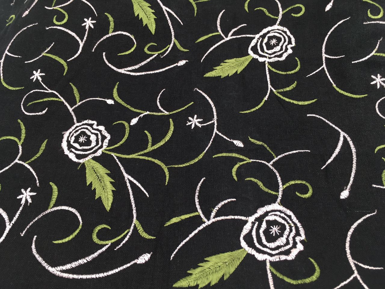 麻棉黑底綠葉刺繡花田園風格棉麻布料亞麻布料麻布料服裝diy手工在類目 服飾配件/皮帶/帽子/圍巾, 製衣面料, 布面料中 - 來自Buy2taobao.com提供專業的淘寶代購服務