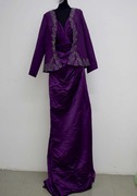 二手婚纱紫色双肩两件套缎面，褶皱v领珠片小拖尾礼服腰围2尺6hh059