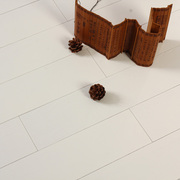 纯白色实木复合地板仿古地板纯黑色，多层实木复合地板15mm橡木地板