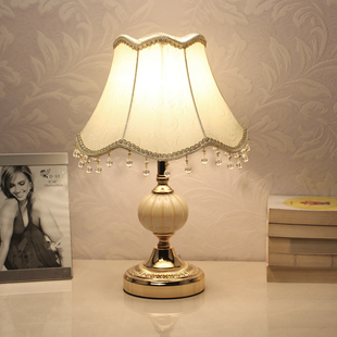 欧式卧室装饰婚房温馨个性，小台灯创意，现代可调光led节能床头灯