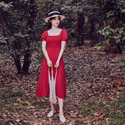 奈良法式复古连衣裙女夏季红色裙子方领2024显瘦高腰小个子沙滩裙