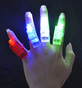 手指激光灯彩色发光戒指，灯炫彩led摇手花，手指灯七彩灯玩具炫酷
