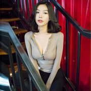 韩国同款pretty性感尤物，超赞长袖微微透v领紧身打底衫女