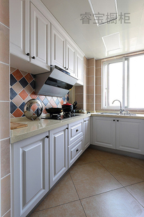 整体橱柜简约现代风格，吸塑模压门厨房整体厨柜石英石台面