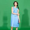 sungdogin春夏独立设计师，蓝色丝滑飞片式低腰，百褶无袖连衣裙