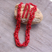 天然海竹红色米珠扭形链，饰品项链三层红火吉祥服装礼服搭配挂件