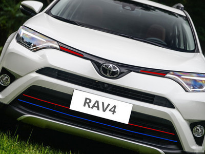 丰田rav4拉花
