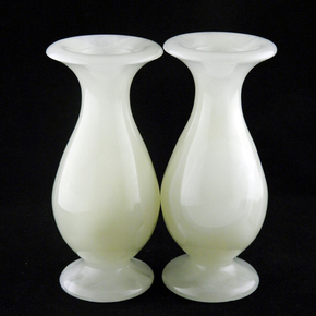 阿富汗白玉雕刻工艺品 高档家居装饰品 摆件玉瓶花瓶12cm高 $50 $50