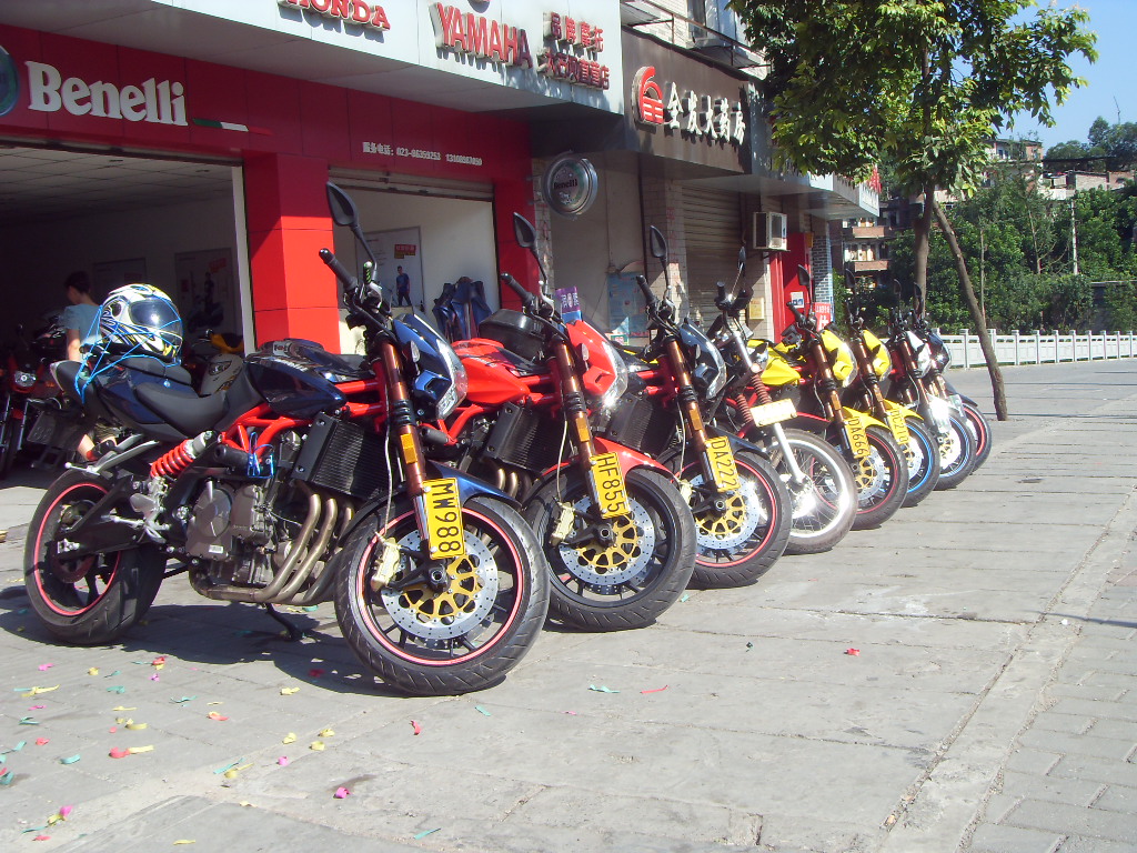 黄龙600 贝纳利 beneli BJ600GS 600cc街车 大