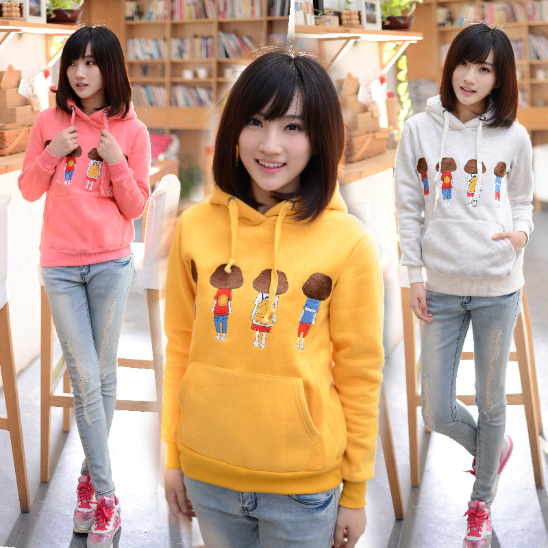 2013秋冬<em>新款女卫衣</em>学院风手工绣花套头连帽