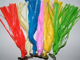 80后 塑料毽子 儿童花毽子颜色可选踢键子玩具幼儿园健身体育课