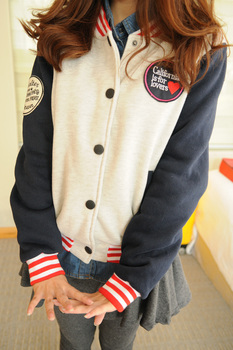 卫衣<em>搭配</em>_【Dada】<em>棒球服女</em>2012韩国秋冬季