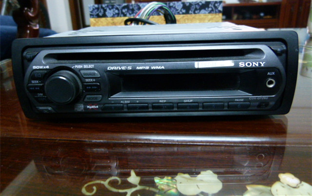 索尼CDX-GT260车载cd机汽车音响汽车CD机