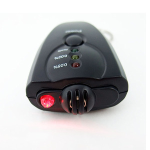 迷你便携吹气式酒精测试仪 呼气测酒驾酒精度