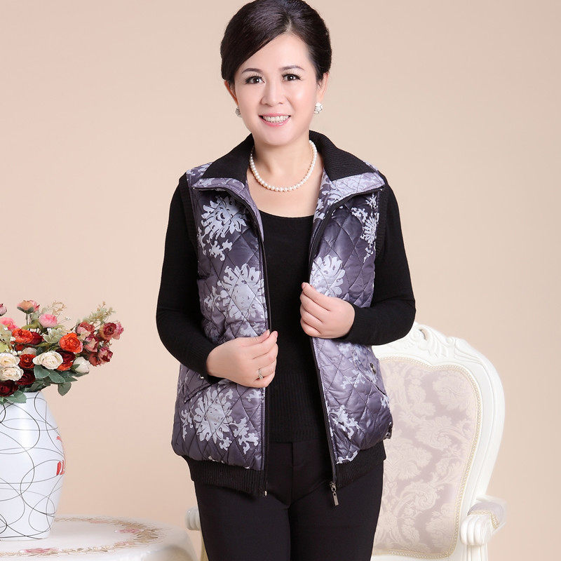 <em>红月亮佳人马甲</em> 新款中老年人外套上衣 中年女