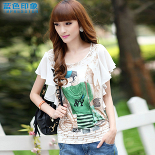 <em>蓝色印象品牌女装店</em>