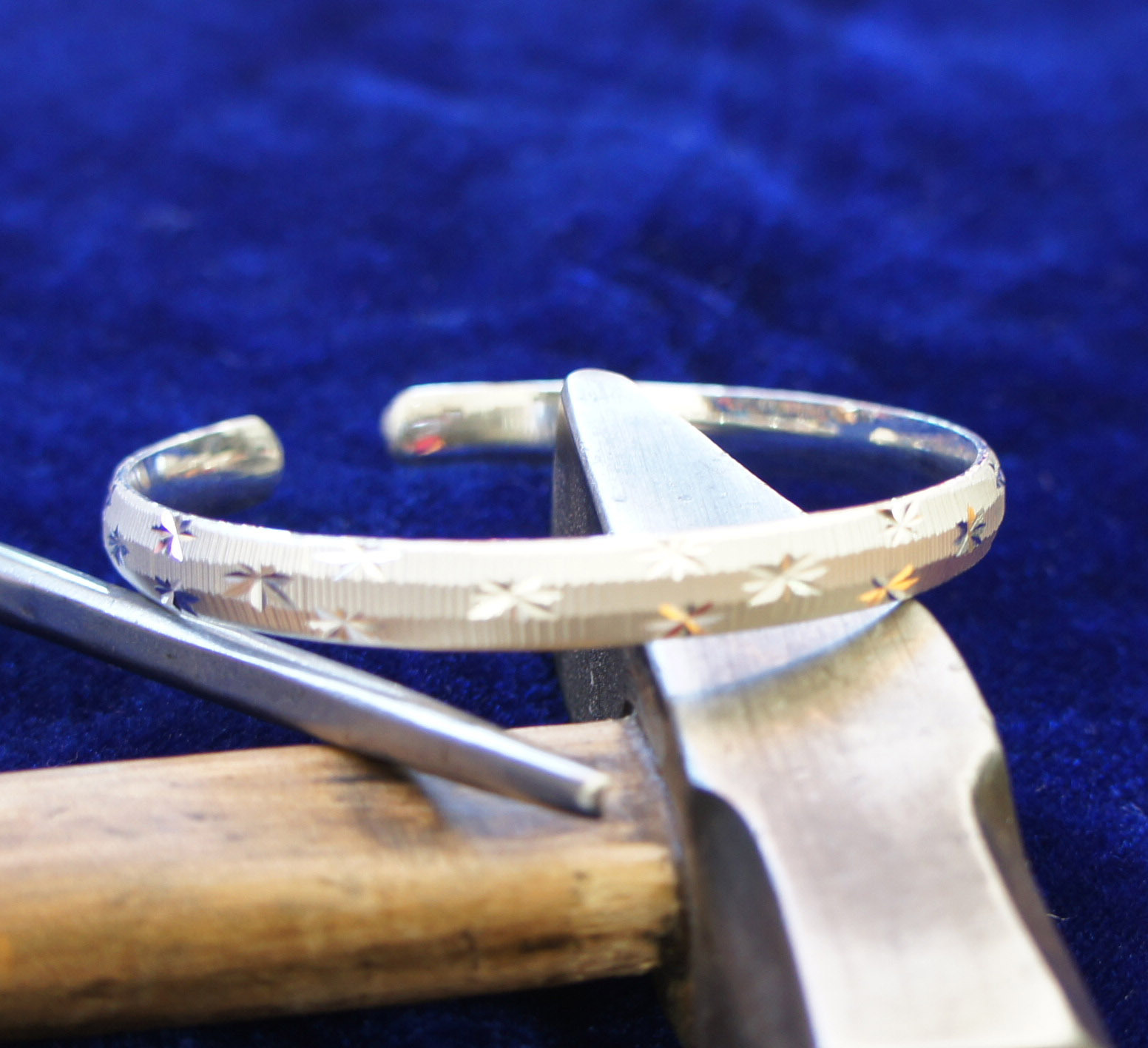 云南石寨子之银碗筷银杯子银勺银手镯之99纯