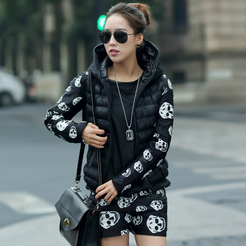 秋冬季新款韩版时尚修身骷髅头图案运动<em>套装</em>短