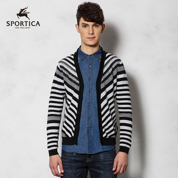 针织衫<em>搭配</em>_SPORTICA <em>男士条纹</em>印花<em>V领</em>毛衣