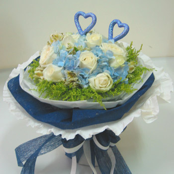 真心实意延吉市绣球花束白玫瑰延吉西市场送花