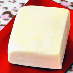大理剑川特产白族人的奶酪美味新鲜优质牛乳饼羊乳饼乳块奶豆腐