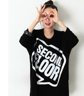 女生长袖T恤。 XL码的。 有木有? 一次性购买