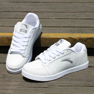 2011年六七月份淘宝数据显示为销量最高的男士“内增高鞋”