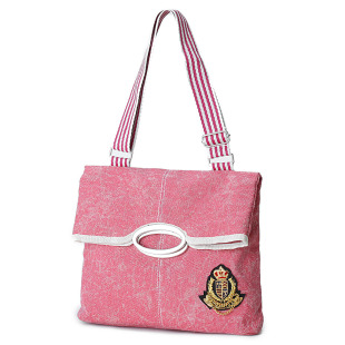 要买书包啊:米白。帆布。单肩斜跨。简简单单