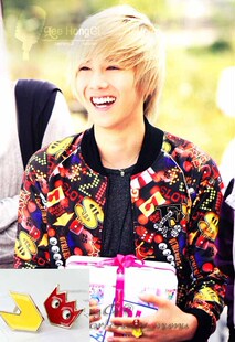 38包邮原来是美男啊Jeremy李弘基红黄卡通组